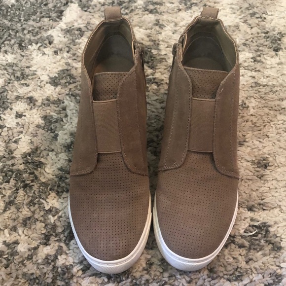 LAST CHANCE 💄 Steve Madden Wedge Sneakers, size 8.5 - Picture 1 of 9